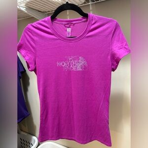 Women’s North Face t-shirt size small